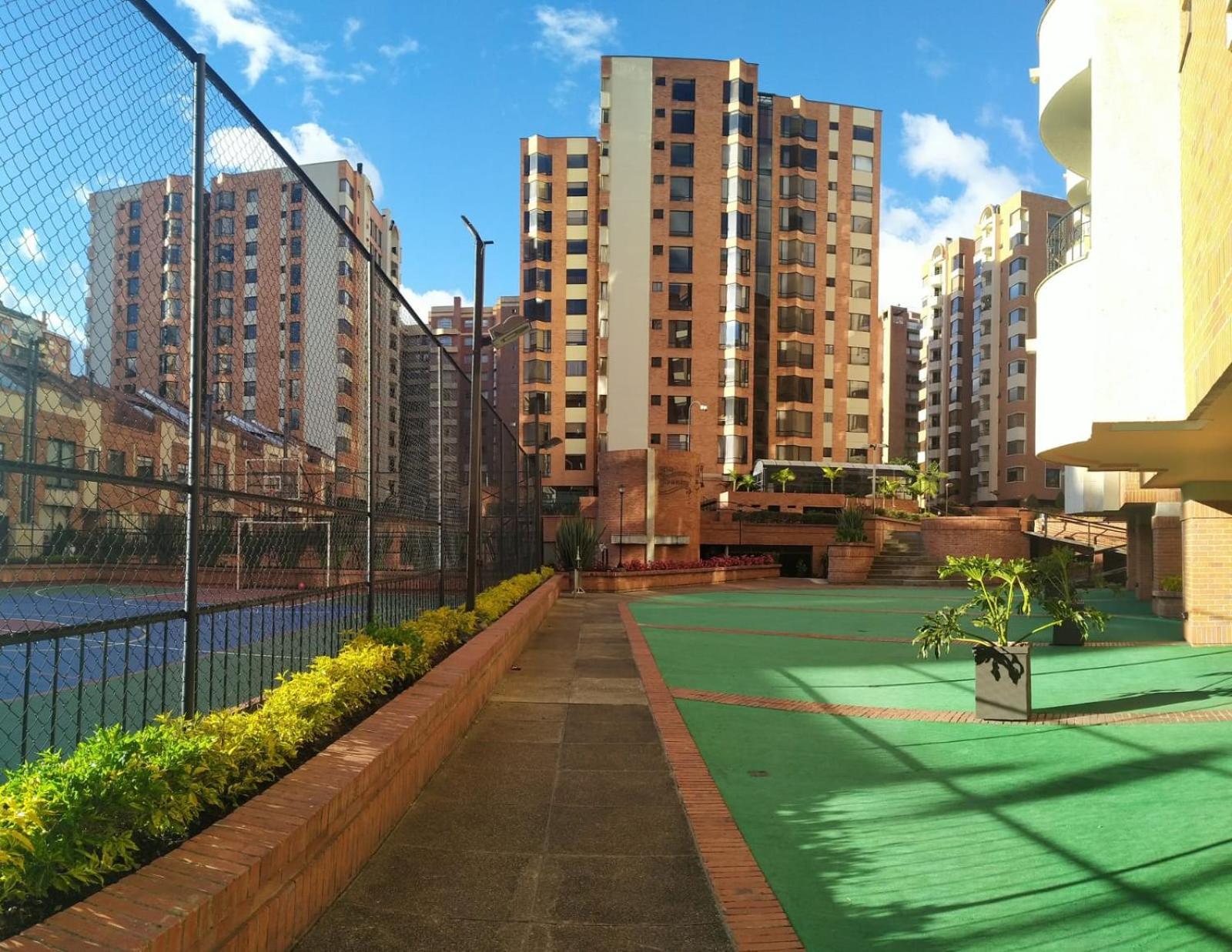 Privada Alameda Club House 134 Usaquen Homestay *